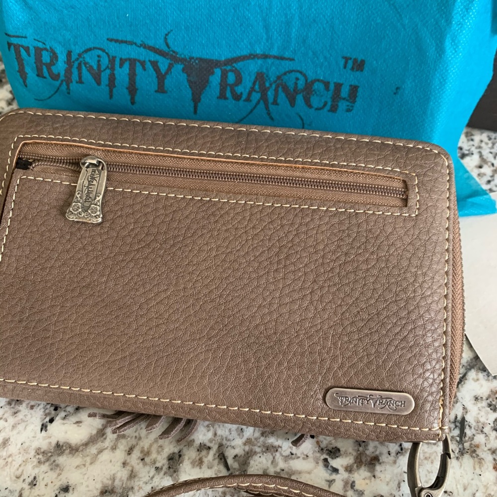 Fringe Design Trinity Ranch - Picture 6 of 7